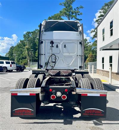 2020 Freightliner CASCADIA 126