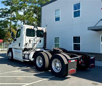 2016 Freightliner Cascadia 125