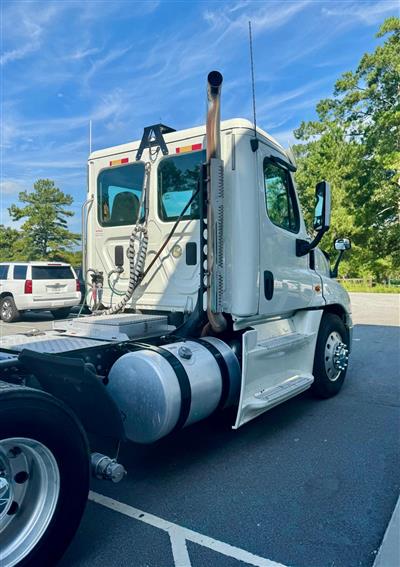 2016 Freightliner Cascadia 125