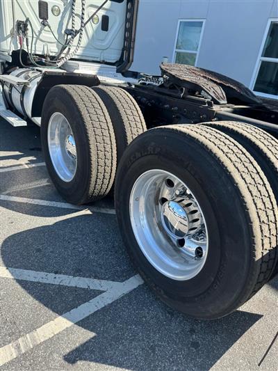 2016 Freightliner Cascadia 125