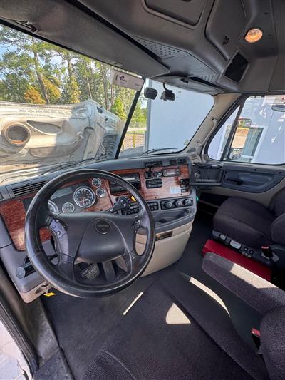 2016 Freightliner Cascadia 125