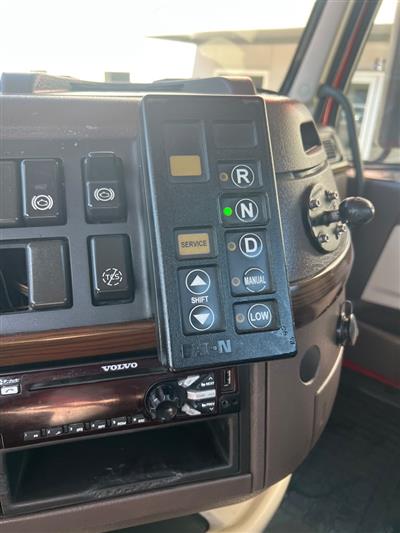 2017 Volvo VNL64