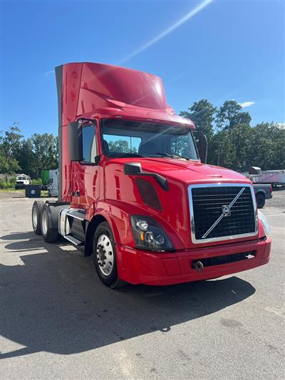 2017 Volvo VNL64