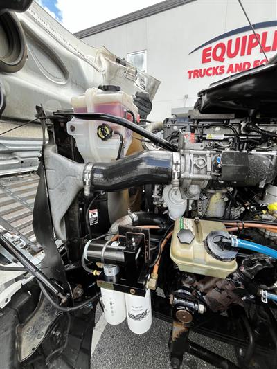 2013 Freightliner CASCADIA 125 - EXPEDITOR TRUCK