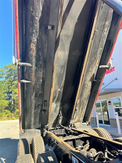 2020 Kenworth T880 TRI AXLE DUMP TRUCK