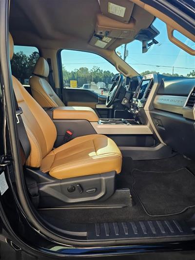 2022 Ford F-350 LARIAT CREW CAB 4X4