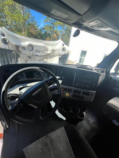 2019 Freightliner Cascadia