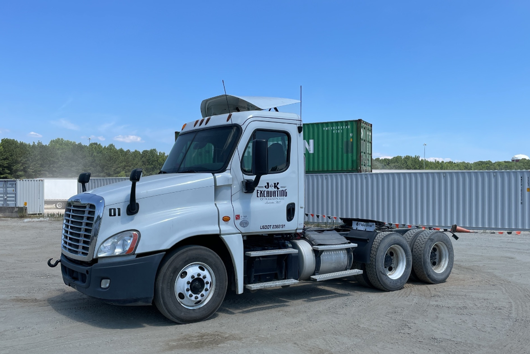 2015 Freightliner CASCADIA DAY CAB