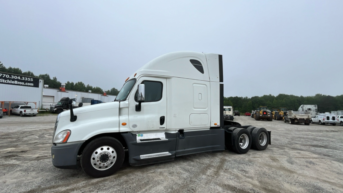 2015 Freightliner Cascadia 125