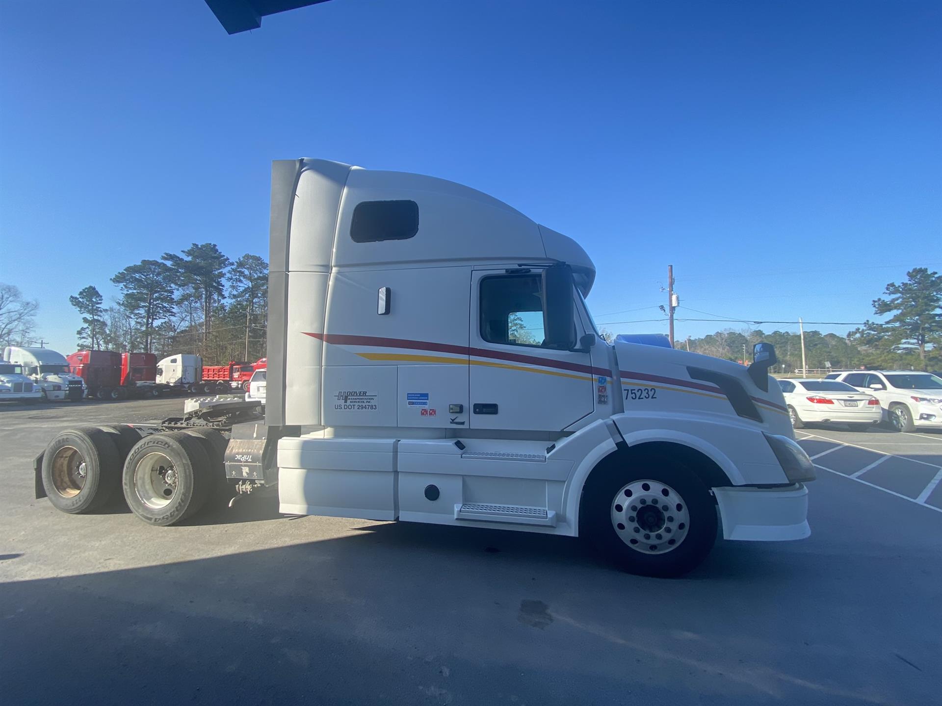 2014 Volvo VNL670