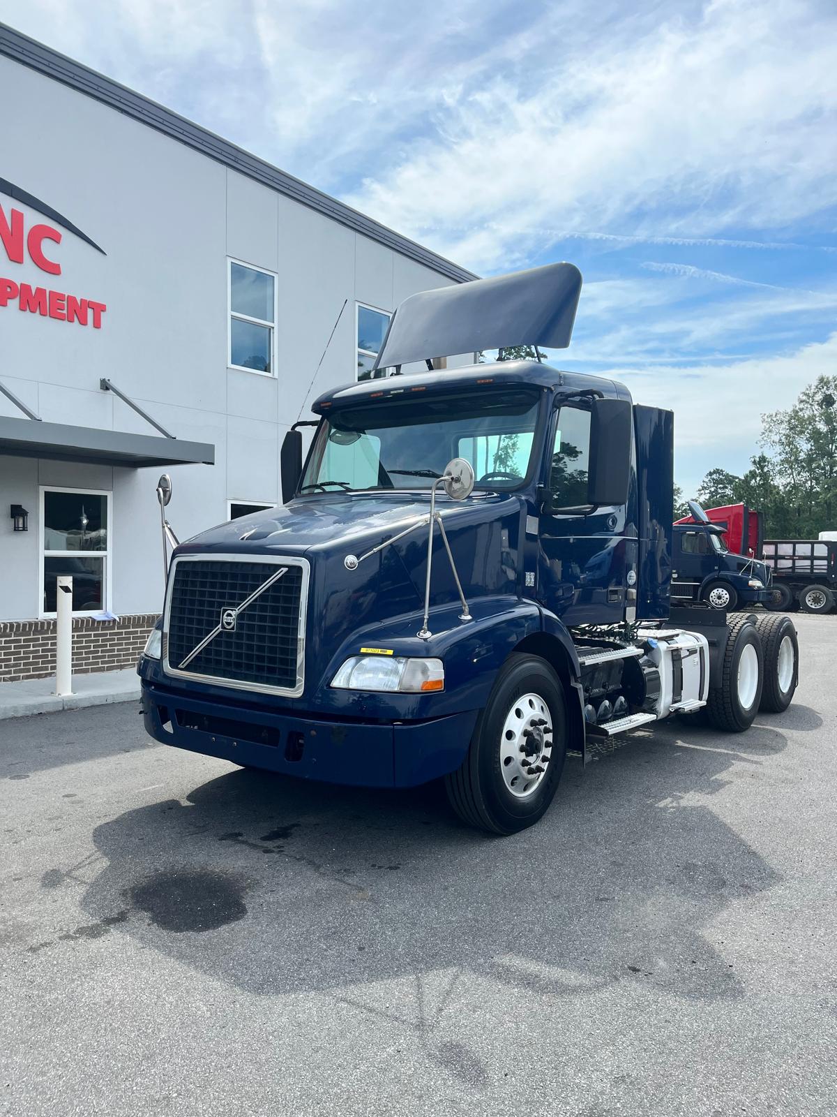 2013 Volvo VNM