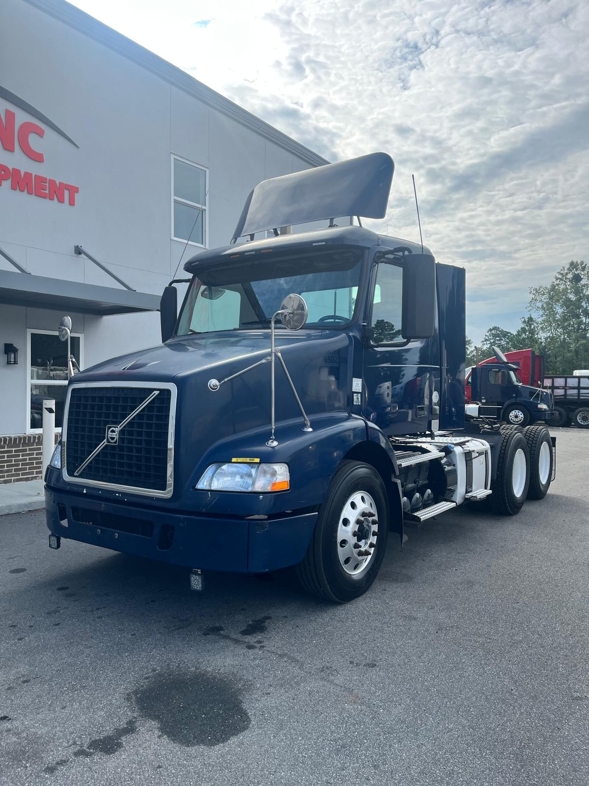 2013 Volvo VNM