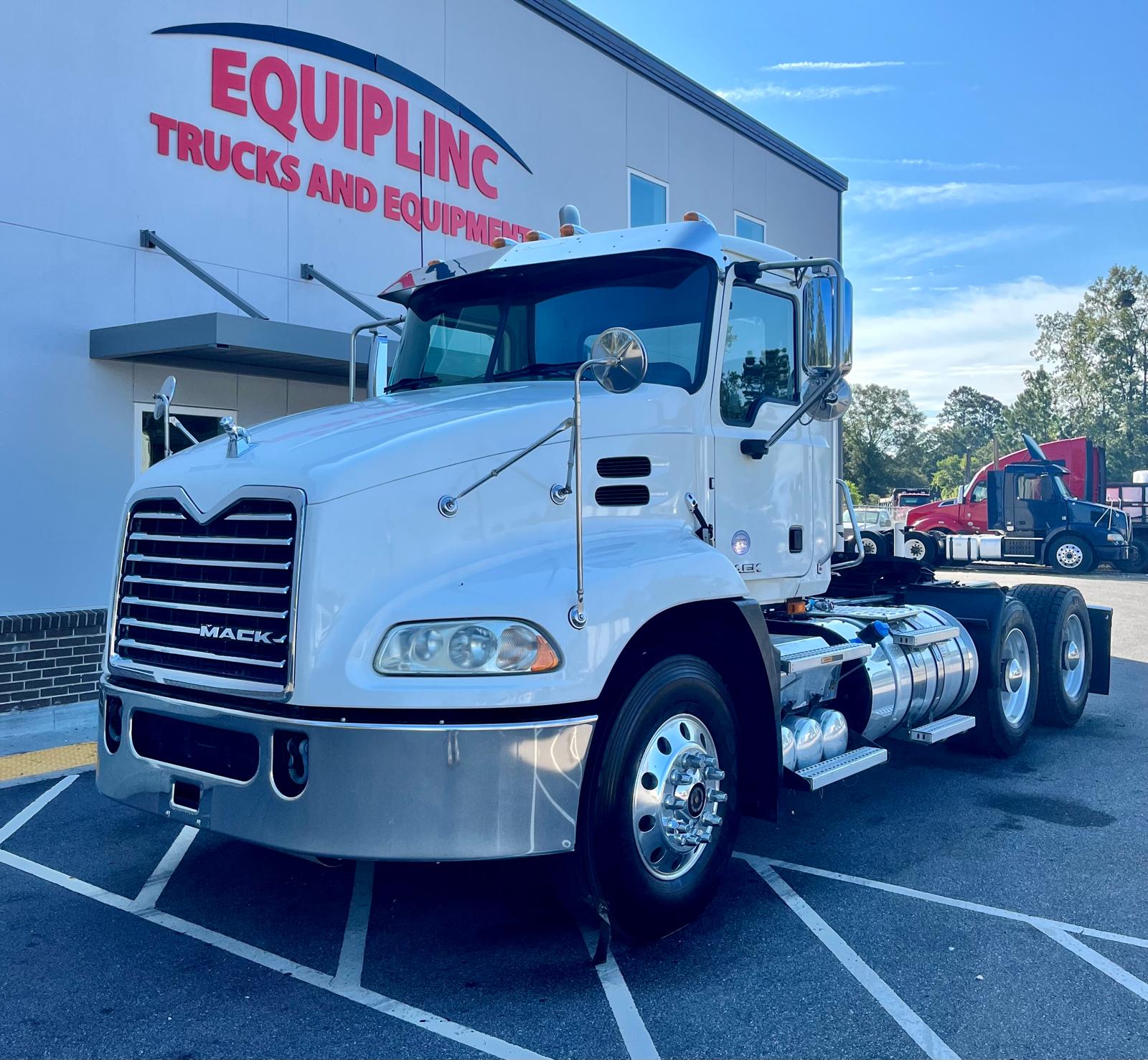 2016 Mack CXU613 DAY CAB