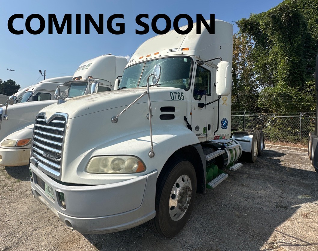 2014 Mack CXU DAY CAB