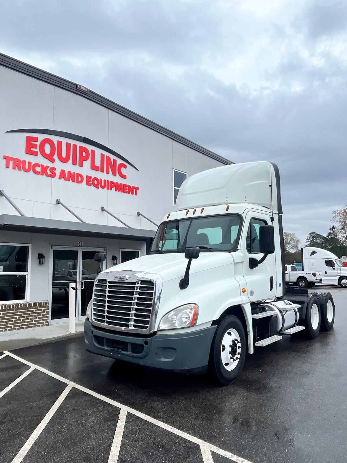 2017 Freightliner CASCADIA 125 DAY CAB