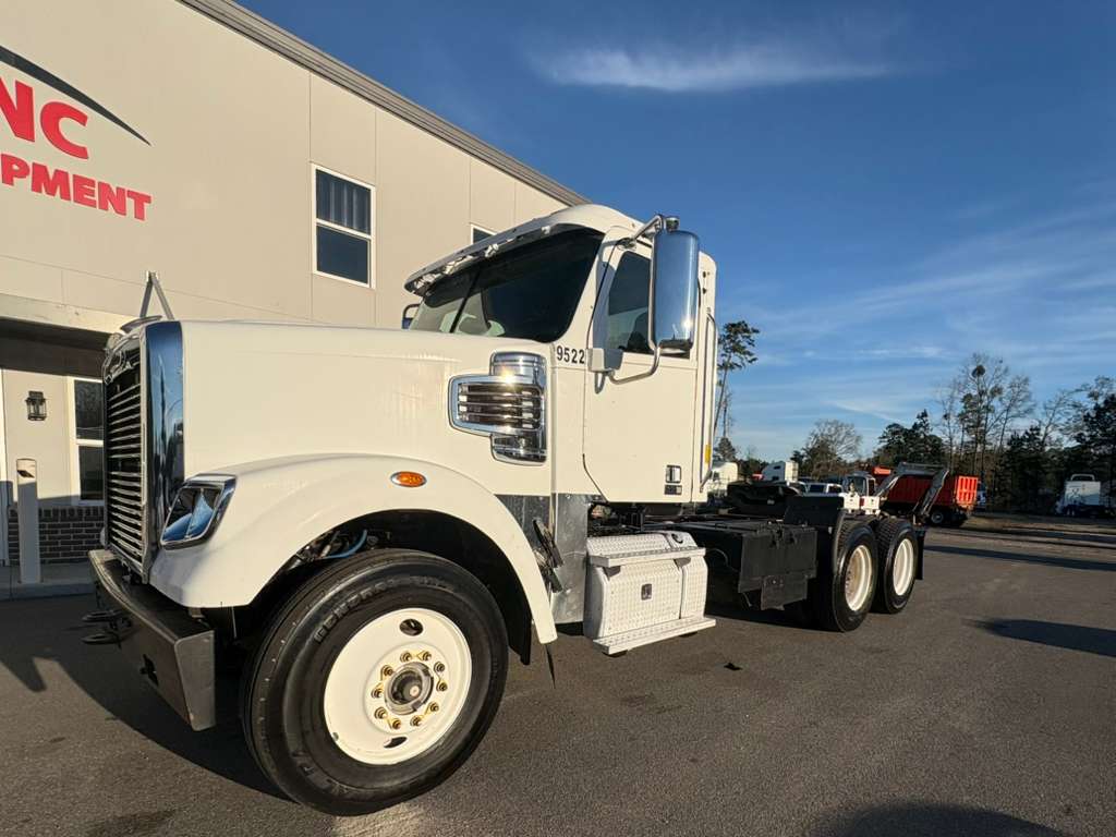 2015 Freightliner Coronado