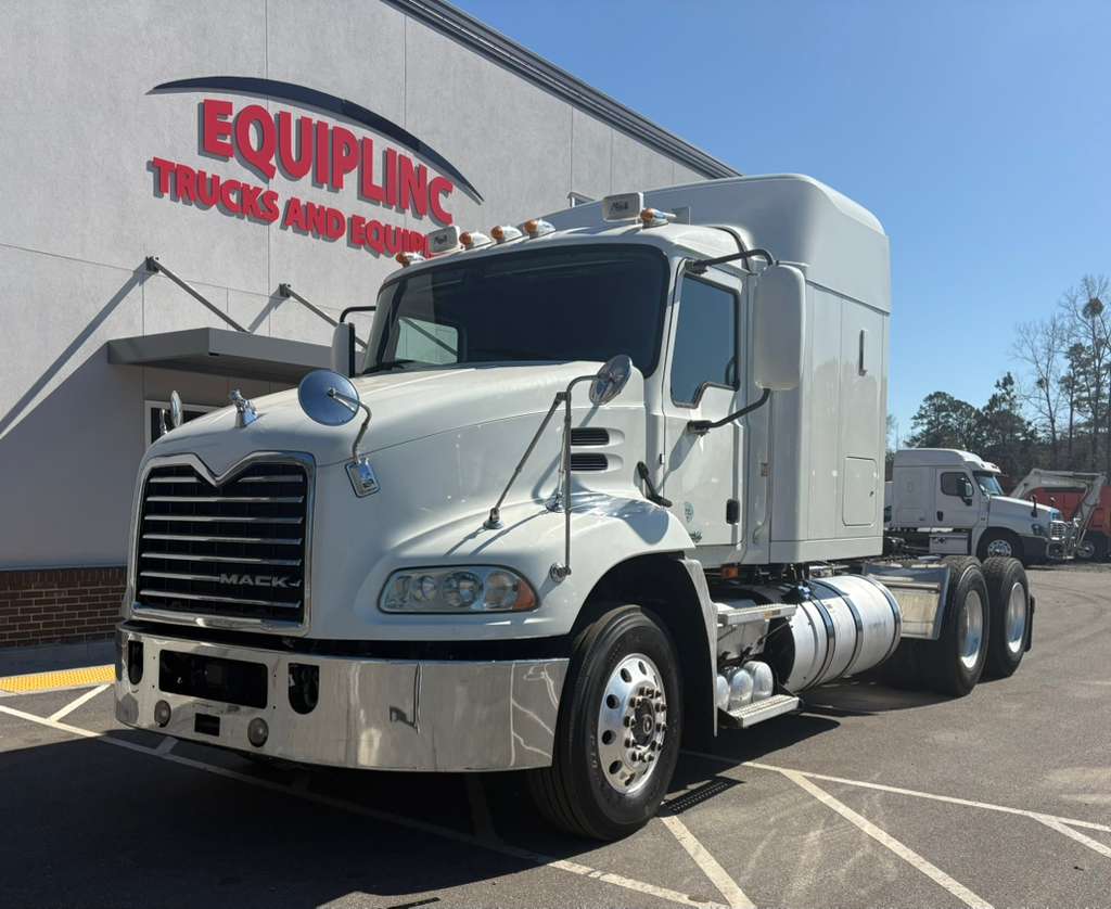 2018 Mack CXU613 FLAT TOP SLEEPER
