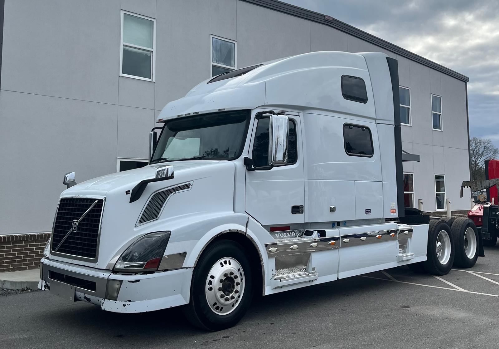 2011 Volvo VNL