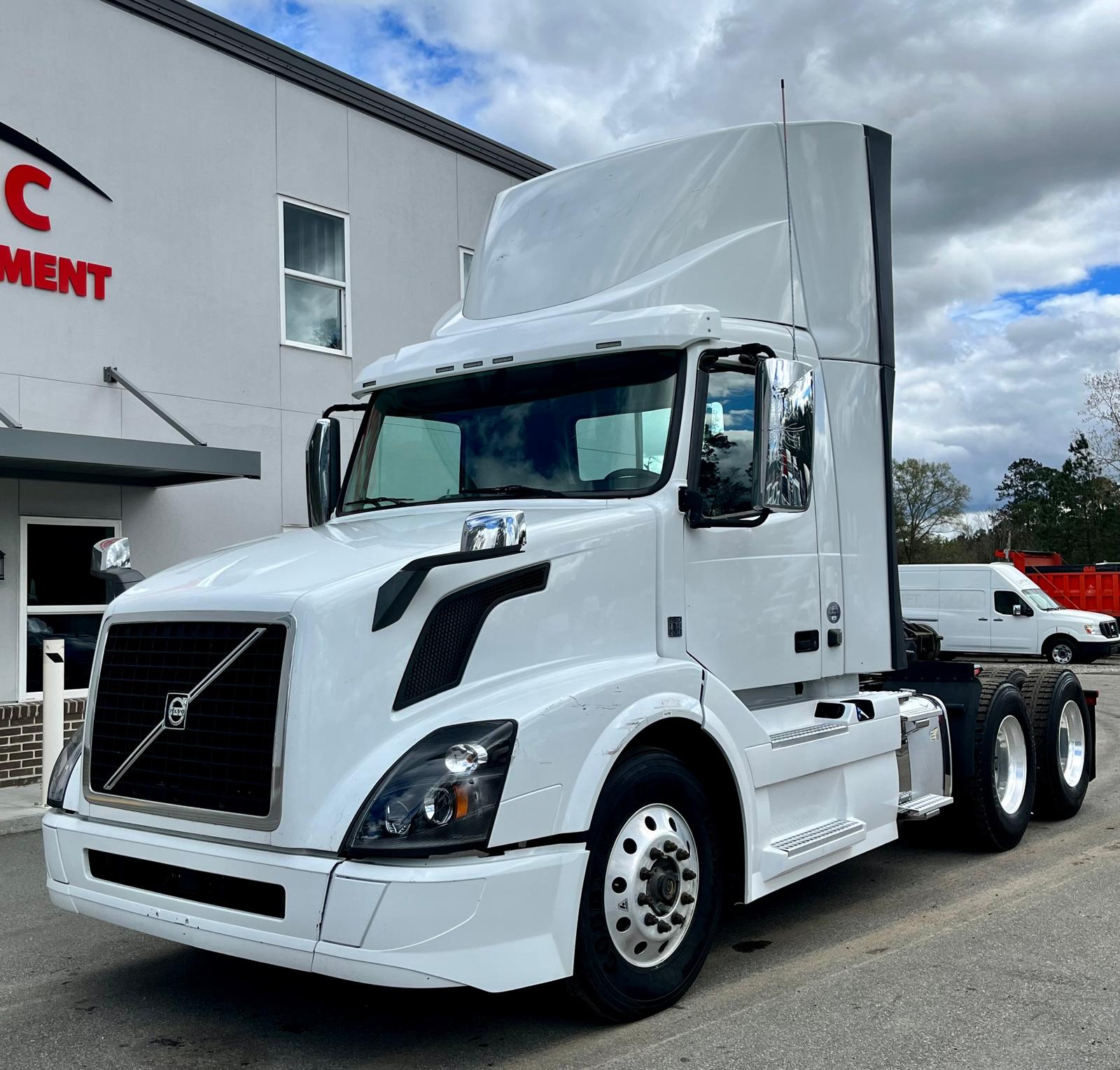 2018 Volvo VNL300