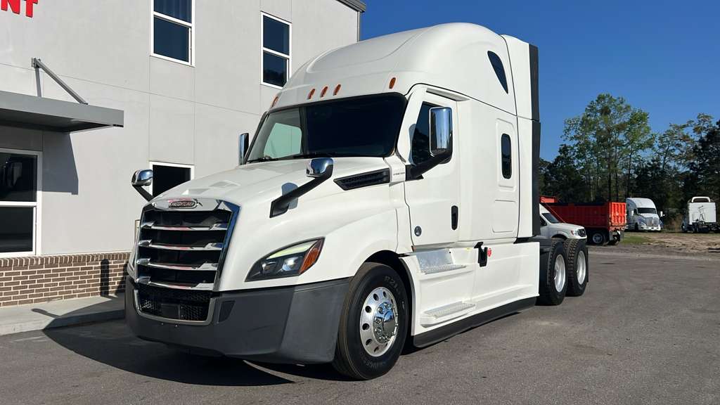 2023 Freightliner CASCADIA 126