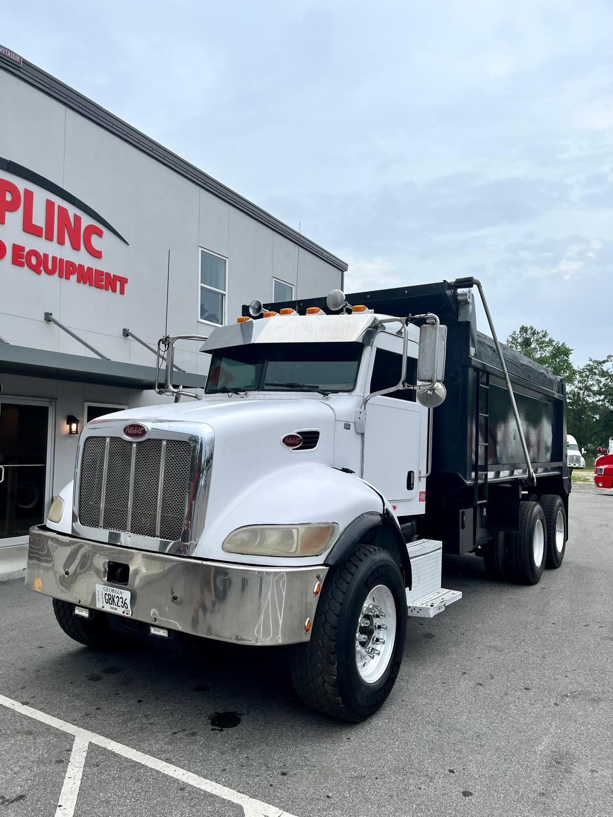 2007 Peterbilt 335