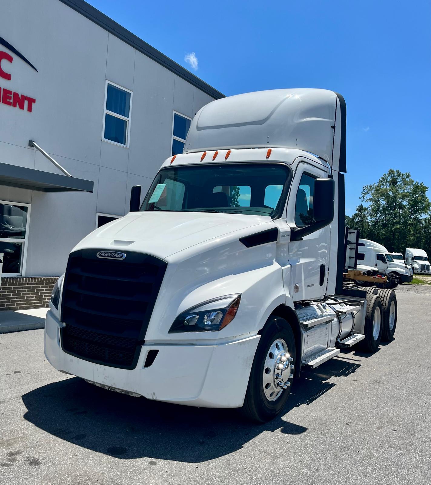 2020 Freightliner CASCADIA 116