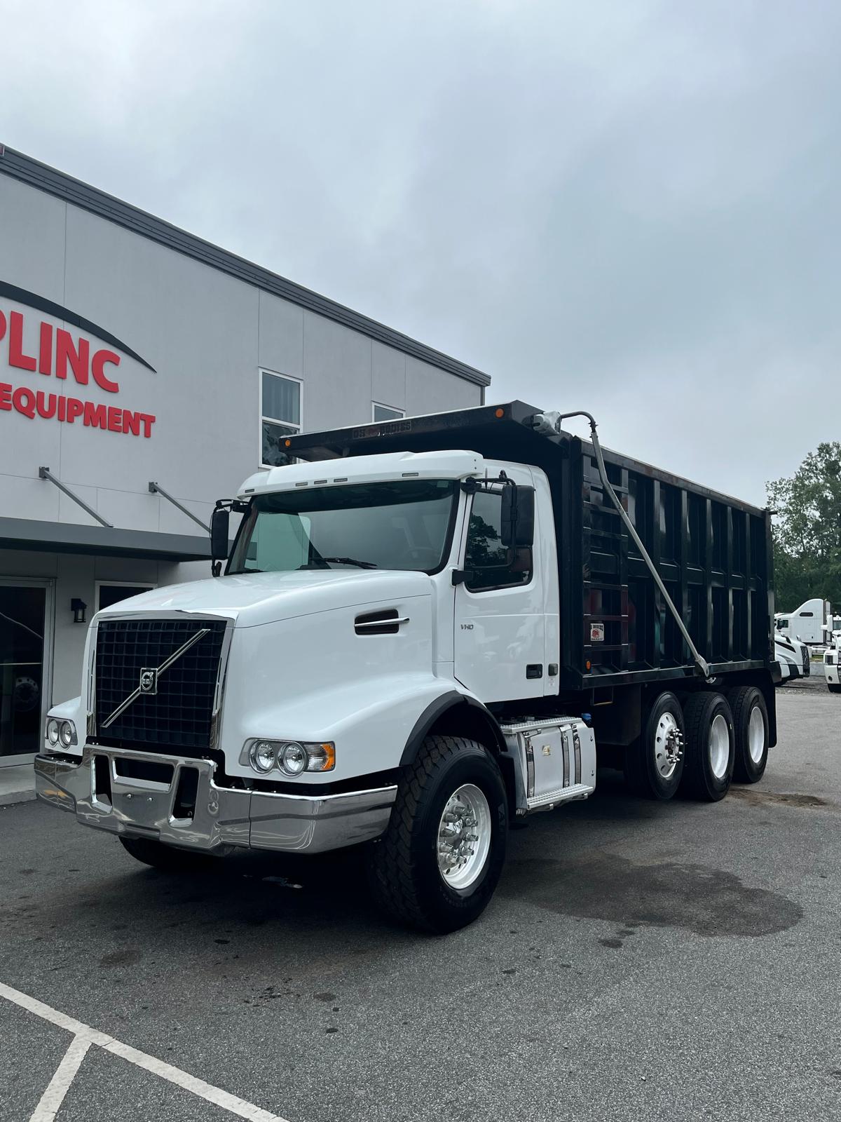 2020 Volvo VHD64B 8x4
