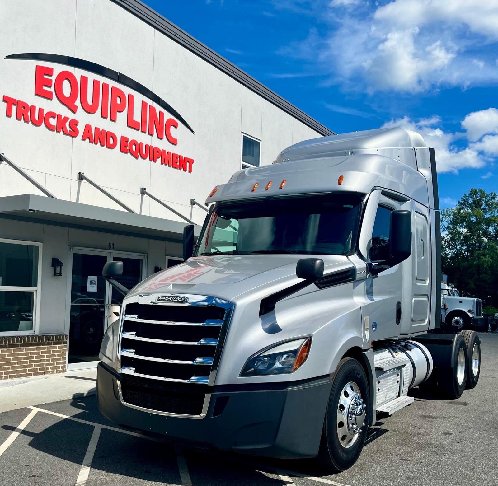 2020 Freightliner CASCADIA 126