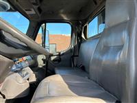 2012 Freightliner M2 106