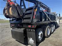 2011 Freightliner M2