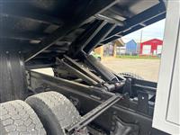 2011 Freightliner M2
