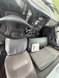2011 Freightliner M2