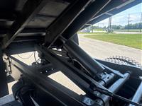 2014 Freightliner M2 106