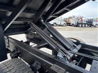 2011 Freightliner M2