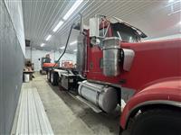 2000 Kenworth W900