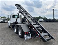 2013 Peterbilt 348