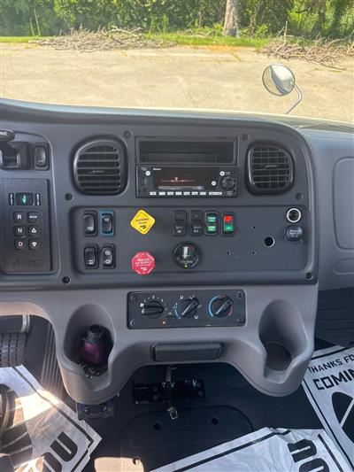 2023 Freightliner M2