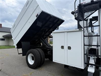 2011 Freightliner M2