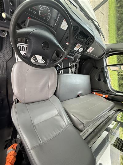 2013 Freightliner M2