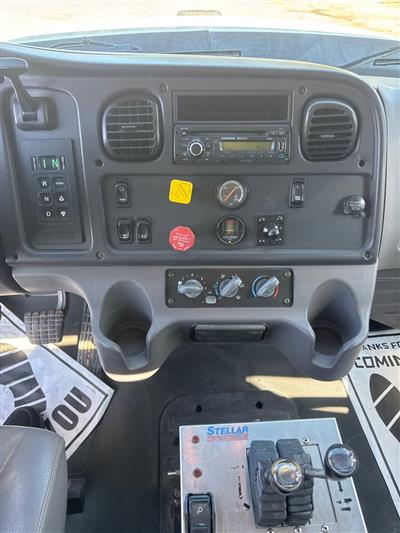 2016 Freightliner 108SD