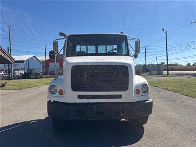 2004 Freightliner FL112
