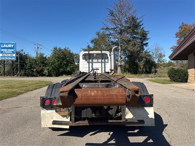 2004 Freightliner FL112