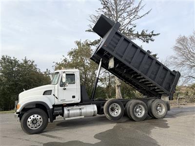 2005 Mack CV