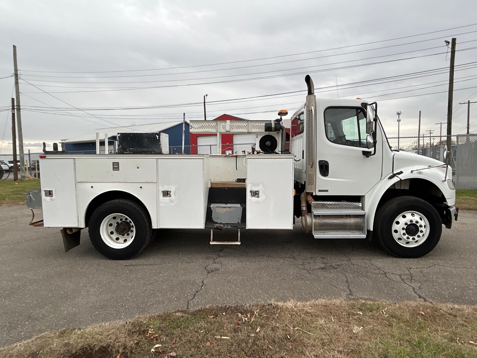 2010 Freightliner M2