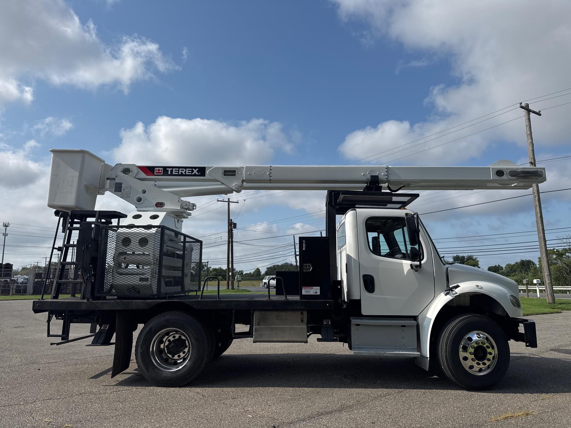 2023 Freightliner M2
