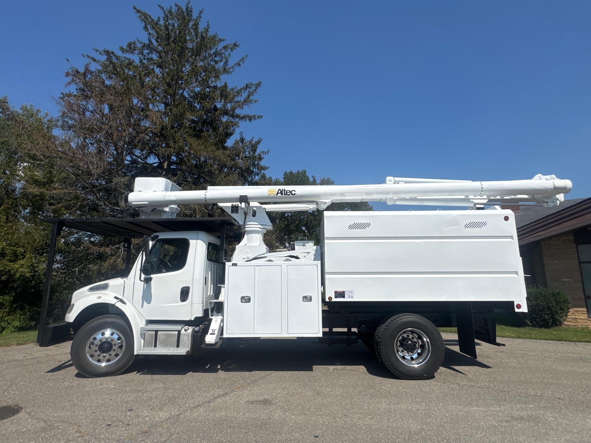 2014 Freightliner M2 106