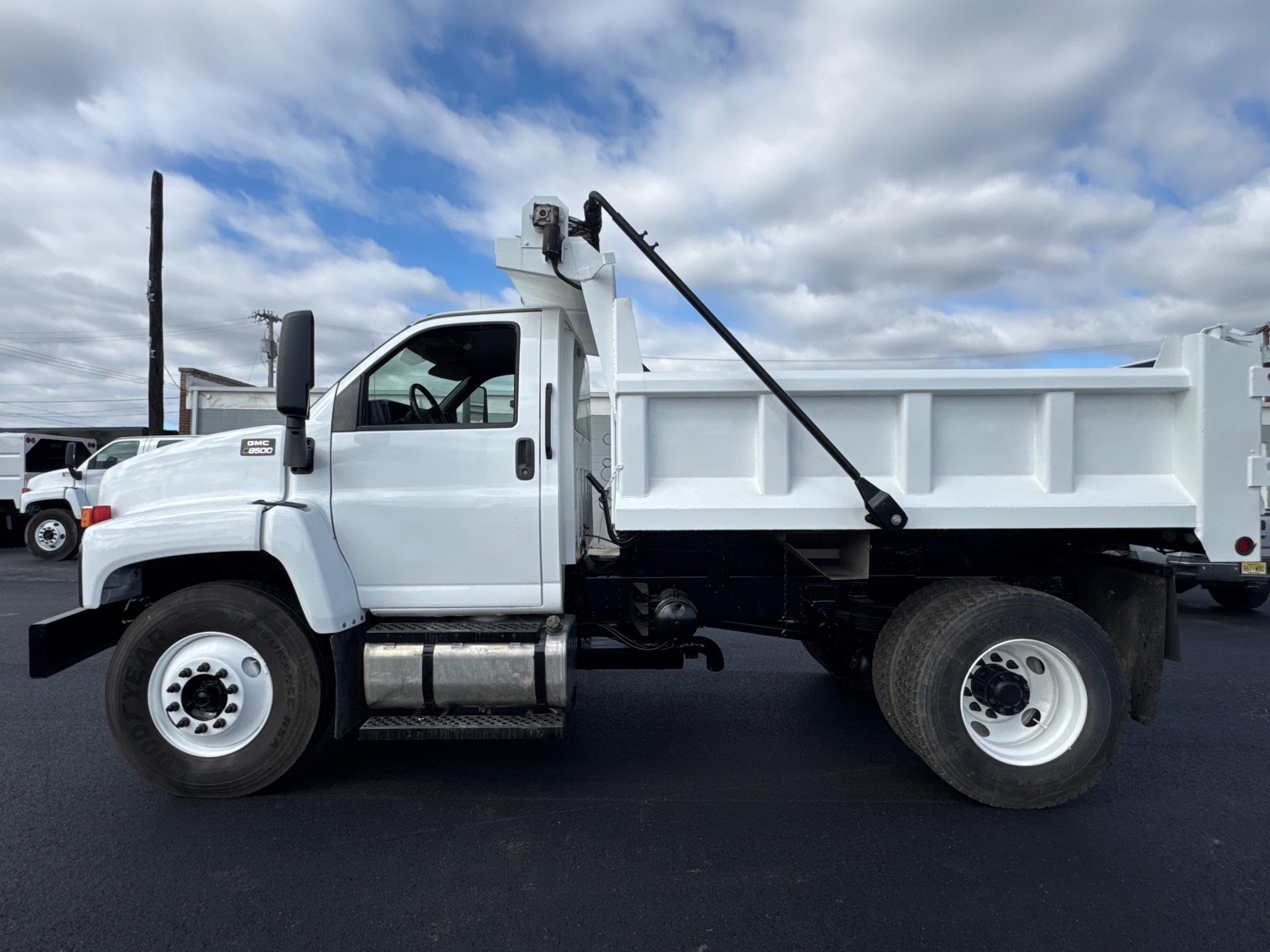 2006 GMC C8