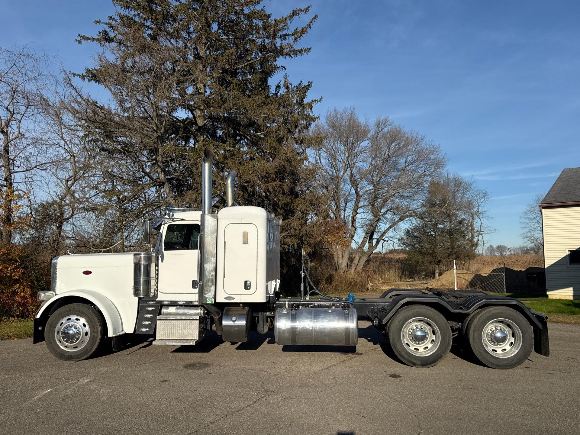 2020 Peterbilt 389