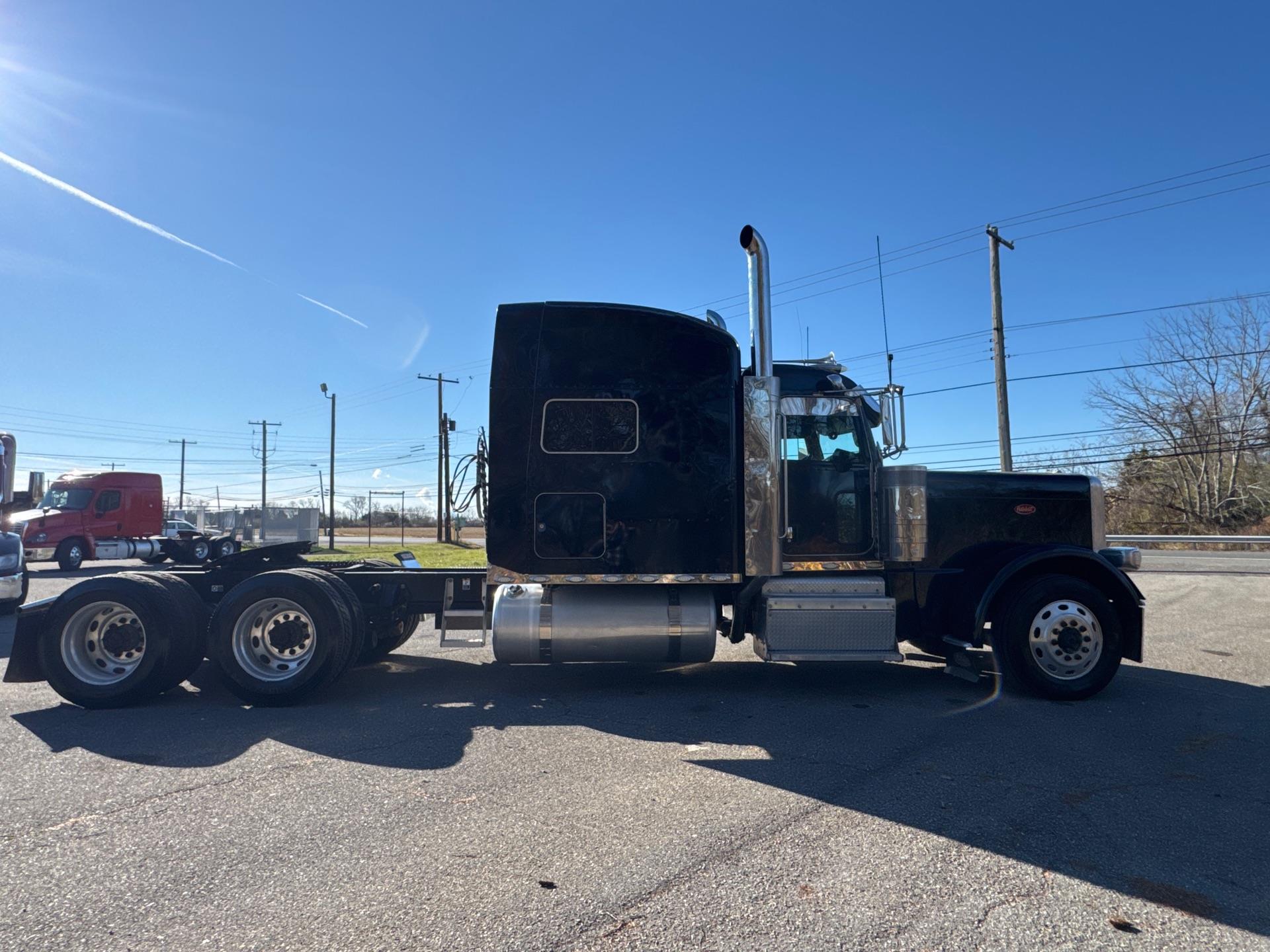 2012 Peterbilt 389