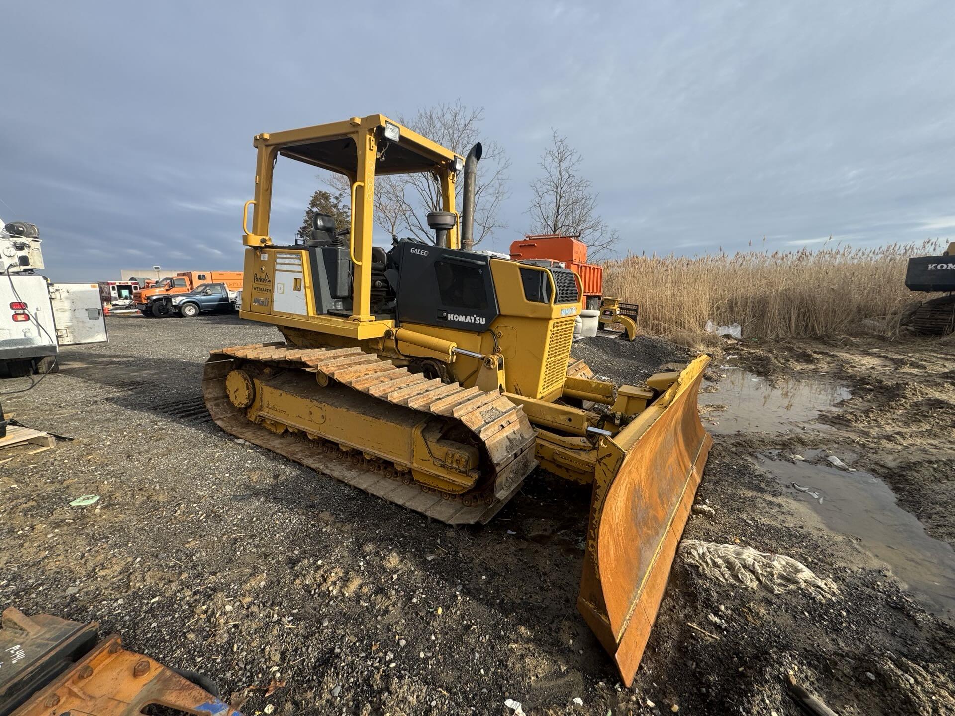 2007 Komatsu D39PX-21